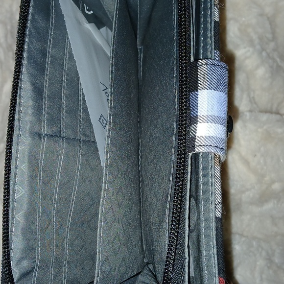 Vera Bradley Cotton Turn Lock Wallet w/RFID Protection - Picture 7 of 13